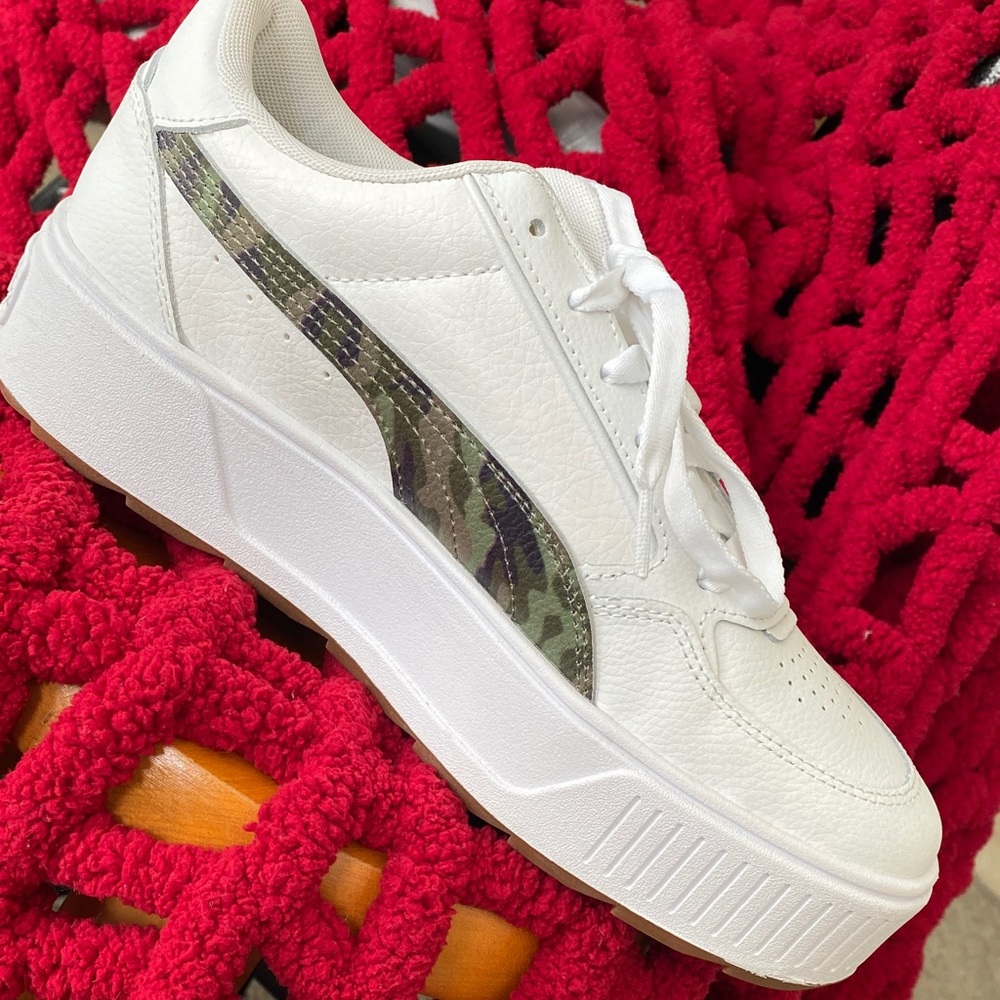 Puma Women's White and Camouflage Sneakers - Picture 5 of 8